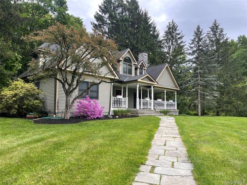 256 Overlook Rd, Poughkeepsie, NY, 12603-6238 | Card Image