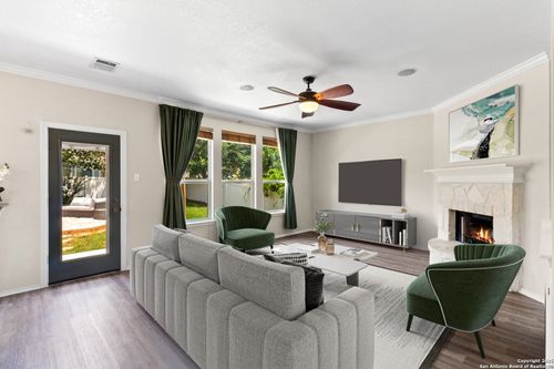 120 Brook Mdws, Cibolo, TX, 78108-3284 | Card Image