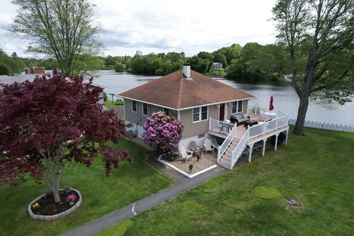 72 Lakeview Pl, Taunton, MA, 02780-1153 | Card Image