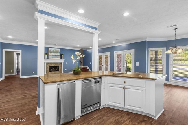 27-web-or-mls-211 Lake Terrace-28 | Image 27