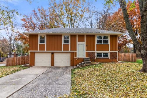 2608 Sw Shamrock Dr, Blue Springs, MO, 64014-4834 | Card Image