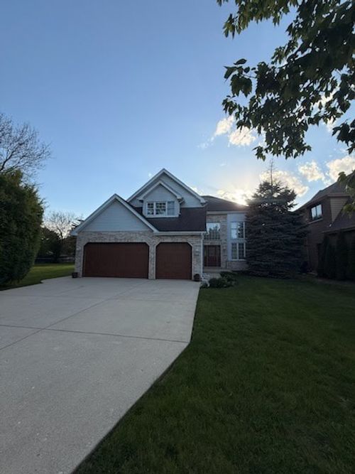 546 N 4th Ave, Addison, IL, 60101-1379 | Card Image
