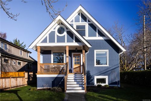 2194 Central Ave, Victoria, BC, V8S2R5 | Card Image