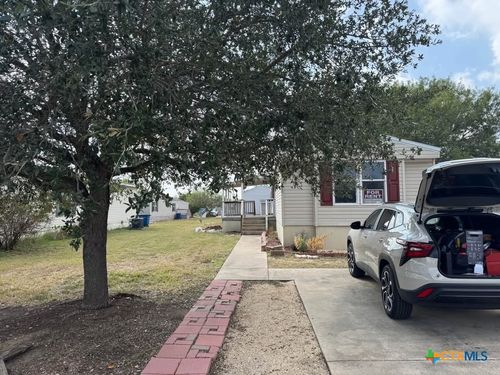 456 Limestone Dr, New Braunfels, TX, 78130-2571 | Card Image