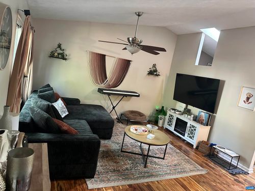 2 Sherwood Dr, PALMYRA, VA, 22963-2839 | Card Image