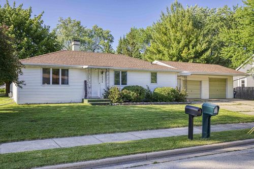 335 Front Street, Pulaski, WI, 54162 | Card Image