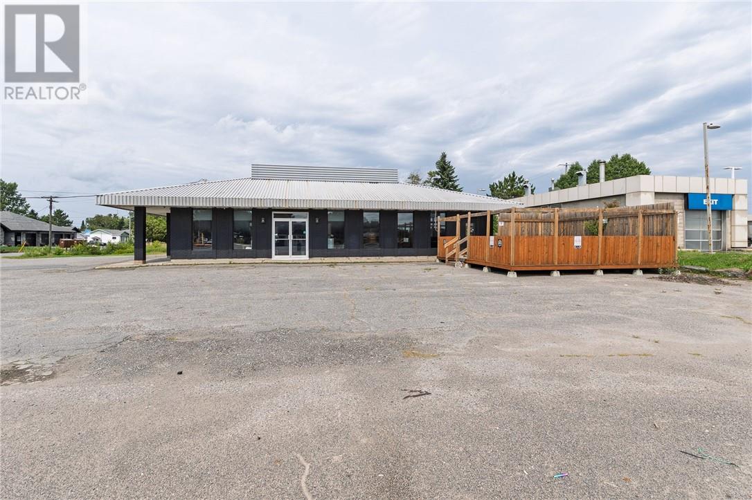Commercial Sale in Val Caron 4
