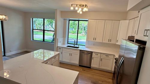 apt-b-5800 Coach House Cir, Boca Raton, FL, 33486-8902 | Card Image