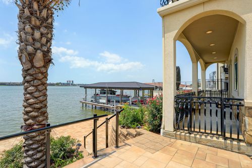 2466 Beacon Cir, League City, TX, 77573-7169 | Card Image