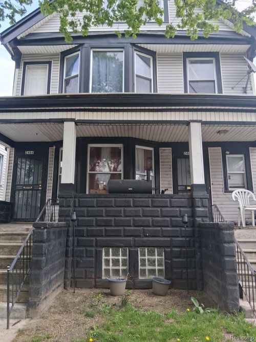 2460 Canton St, Detroit, MI, 48207-3515 | Card Image