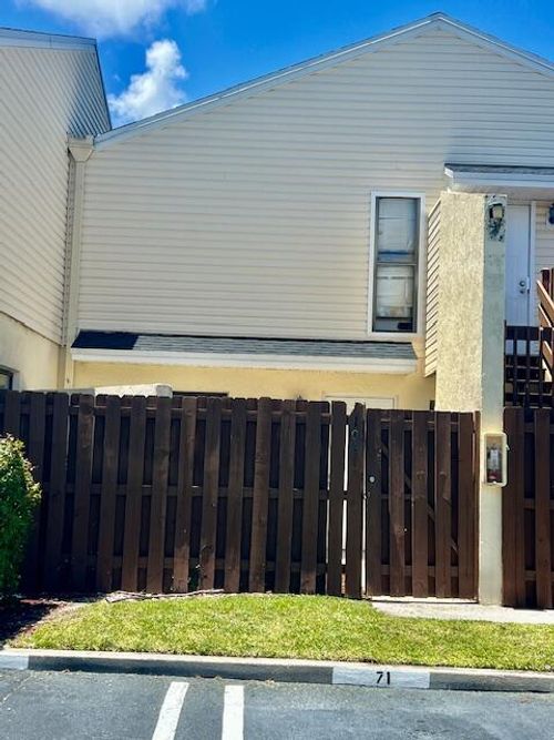 641 Executive Center Dr, West Palm Beach, FL, 33401-4930 | Card Image