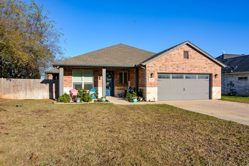 601 Mathew St, Grandview, TX, 76050-5411 | Card Image