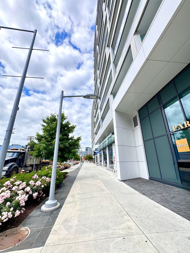 1510 - 8133 Cook Rd, Condo with 2 bedrooms, 1 bathrooms and 1 parking in Richmond BC | Image 11
