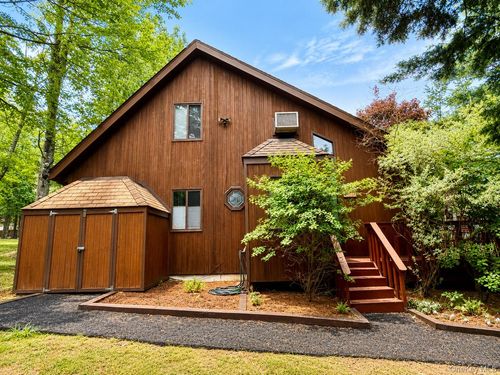 42 Lakeview Ter, Monticello, NY, 12701-6803 | Card Image