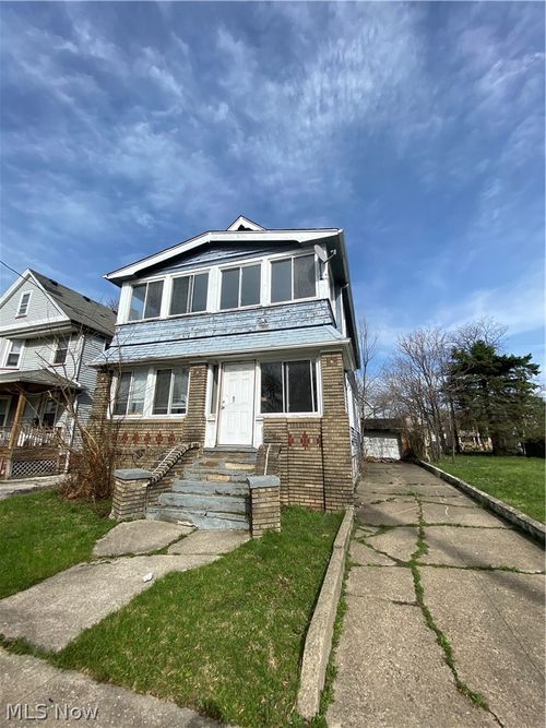 2901 E 121st St, Cleveland, OH, 44120-2611 | Card Image
