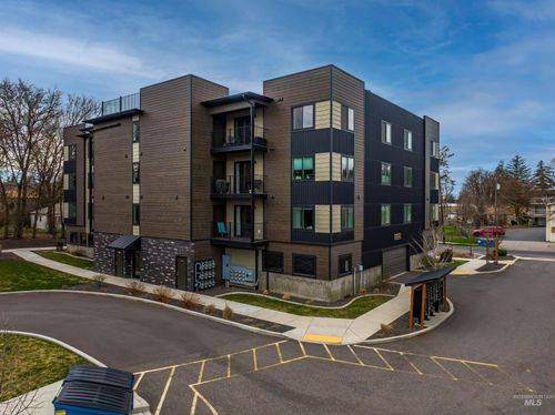 109 N Almon St, Moscow, ID, 83843-2182 | Card Image