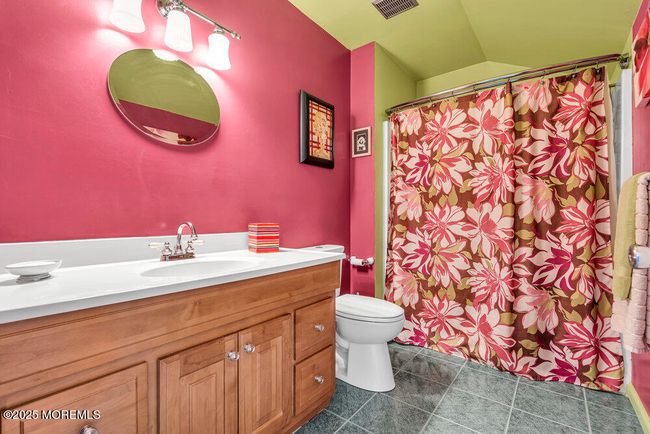 Main bathroom in hall | Image 23