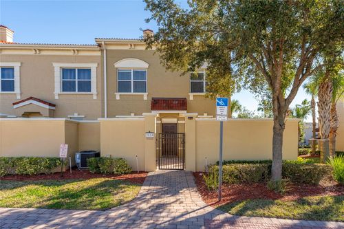 2616 Bella Vista Dr, DAVENPORT, FL, 33897-3677 | Card Image