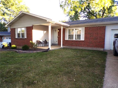 8 Soutee Dr, Saint Peters, MO, 63376-1965 | Card Image