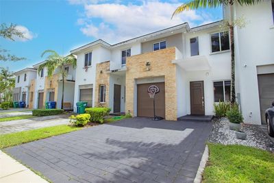 17629 Sw 150th Ct, Townhouse with 3 bedrooms, 2 bathrooms and null parking in Miami FL | Image 2