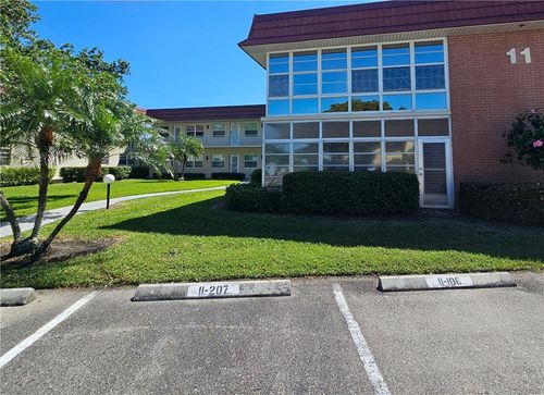 202-11 Vista Palm Ln, VERO BEACH, FL, 32962-0811 | Card Image