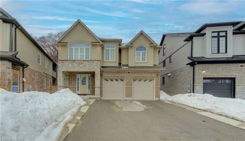 285 Sedgewood St, Kitchener, ON, N2P0J6 | Card Image