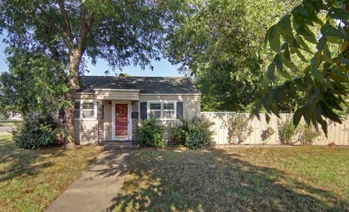 730 Indiana St, Graham, TX, 76450-3218 | Card Image