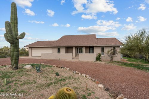1560 Vista Dr, Wickenburg, AZ, 85390-2111 | Card Image