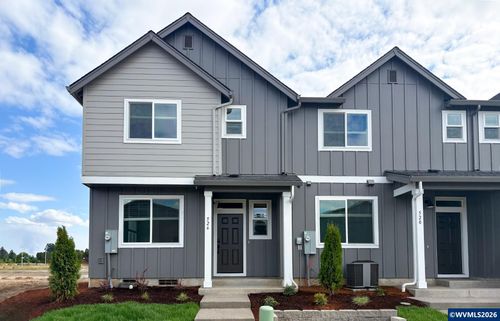 527 Upland Ave, Woodburn, OR, 97071-5727 | Card Image