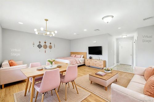 5j-226-26 Union Tpke, Oakland Gardens, NY, 11364-3105 | Card Image
