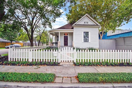 401 Northwood St, Houston, TX, 77009-5320 | Card Image