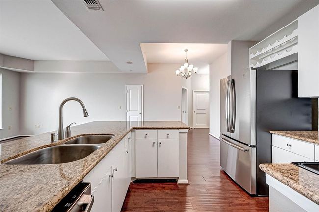 UNIT-2106 - 3505 Sage Rd, Condo with 2 bedrooms, 2 bathrooms and null parking in Houston TX | Image 10