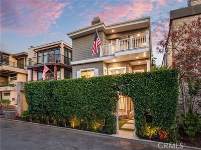 32nd Street, House other with 5 bedrooms, 3 bathrooms and 4 parking in Manhattan Beach CA | Image 1