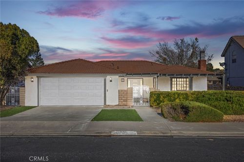 15776 Candlewood Dr, Victorville, CA, 92395-4812 | Card Image