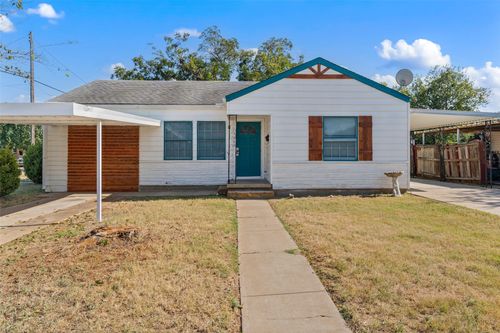 1300 W 8th St, Mcgregor, TX, 76657-1911 | Card Image