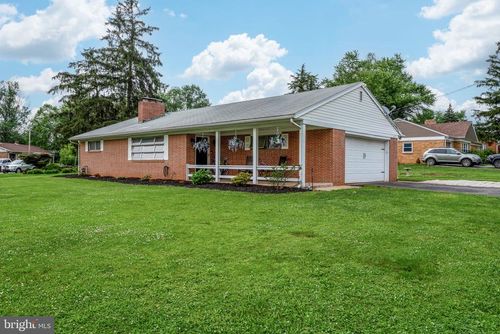 2351 Brougher Ln, YORK, PA, 17408-4525 | Card Image