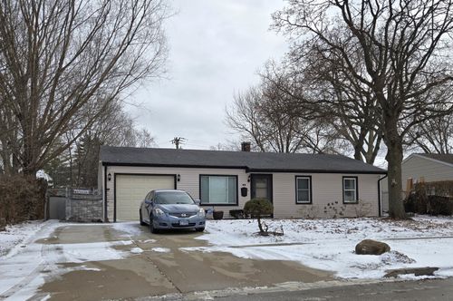 725 Russet Ln, Streamwood, IL, 60107-2015 | Card Image