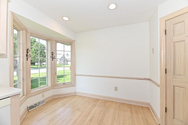 B - 540 Mc Aurther Lane, Condo with 2 bedrooms, 2 bathrooms and null parking in Brookfield WI | Image 15