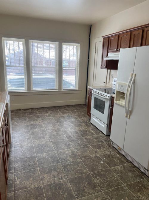 6609 Auburn Rd, Utica, MI, 48317-5209 | Card Image