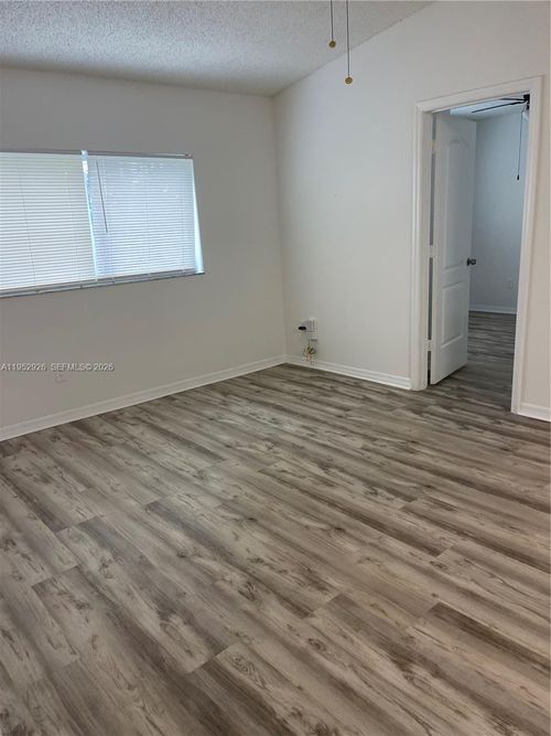 apt-724-3670 N 56th Ave, Hollywood, FL, 33021-2274 | Card Image