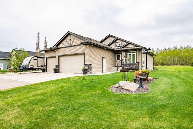 77 - 26540 Highway 11, Home with 5 bedrooms, 3 bathrooms and null parking in Rural Red Deer County AB | Image 1
