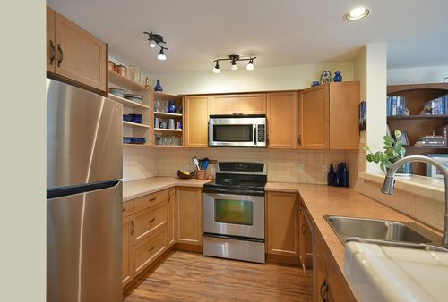 303-5711 Ebbtide St, Sechelt, BC, V7Z0J5 | Card Image