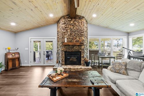 5404 Smith Rd, Pell City, AL, 35128-6862 | Card Image