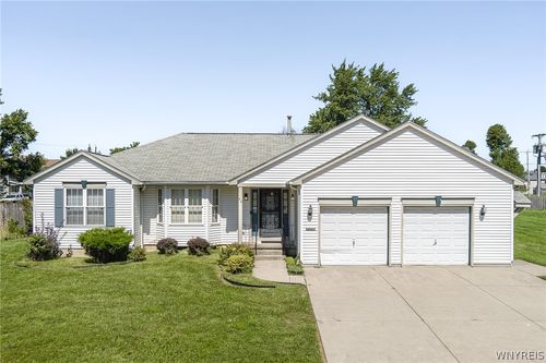 42 Peckham St, Buffalo, NY, 14206-1530 | Card Image