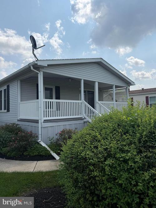 384 W Spruce St, PALMYRA, PA, 17078-1013 | Card Image