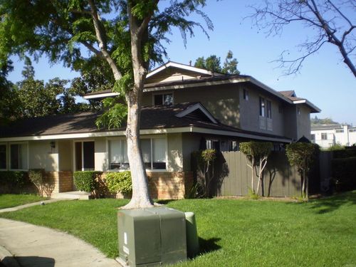 b-910 Amistad Ct, El Cajon, CA, 92019-3329 | Card Image