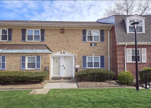 apt-d45-11 Glen Hollow Dr, Holtsville, NY, 11742-2454 | Card Image