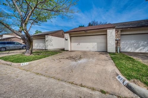 811 Pebble Beach Dr, Garland, TX, 75043-5623 | Card Image