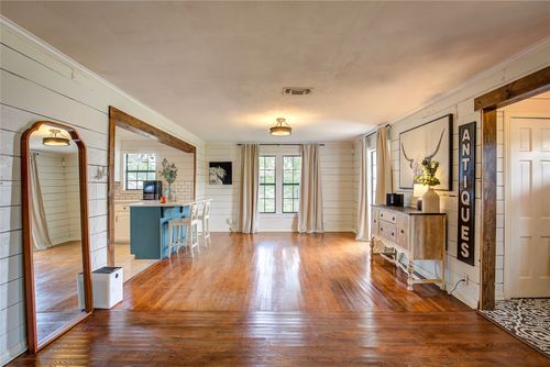 929 Church St, Sulphur Springs, TX, 75482-2214 | Card Image