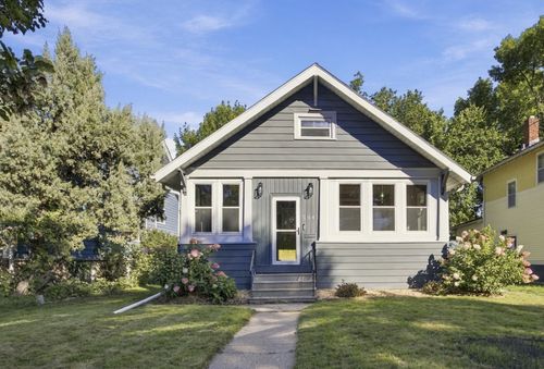 1043 1st Street N, Fargo, ND, 58102 | Card Image
